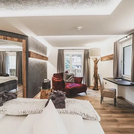 Pfeldererhof Alpine Lifestyle Pfelders