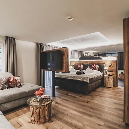 Pfeldererhof Alpine Lifestyle Pfelders