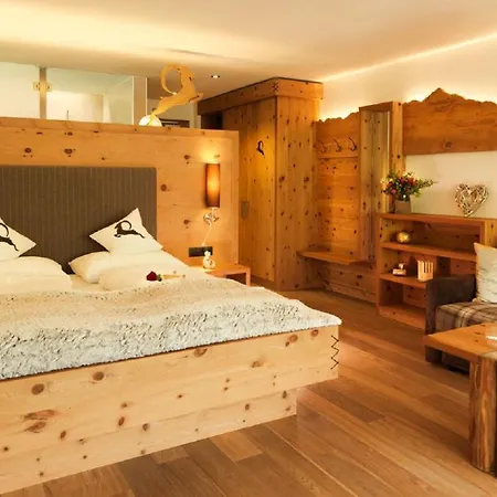 Pfeldererhof Alpine Lifestyle 4* Pfelders