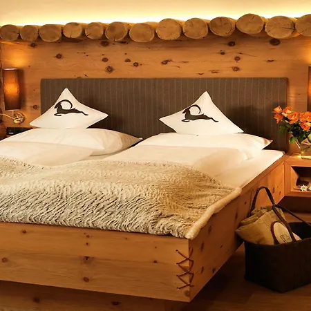 Pfeldererhof Alpine Lifestyle Hotel Pfelders