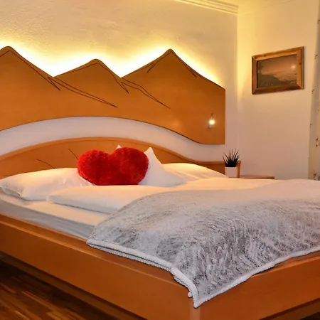 Pfeldererhof Alpine Lifestyle 4* Pfelders
