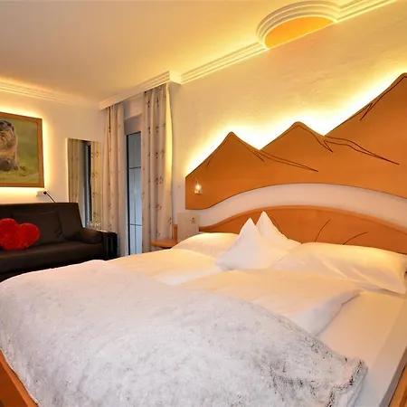 Pfeldererhof Alpine Lifestyle Hotel Pfelders