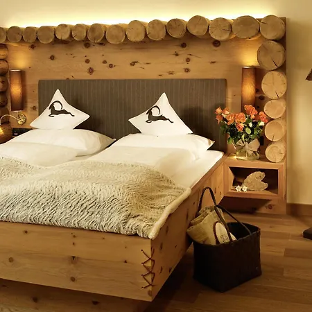 Pfeldererhof Alpine Lifestyle Pfelders