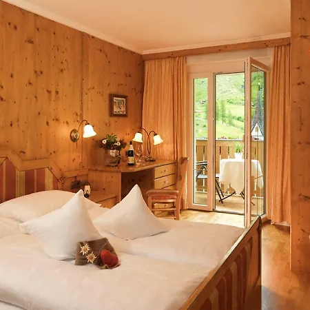 Pfeldererhof Alpine Lifestyle Pfelders
